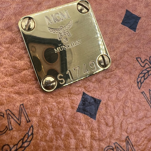 🔥MCM authentic like new travel/ toiletry bag visetos cognac.. super clean🔥 - Picture 3 of 13